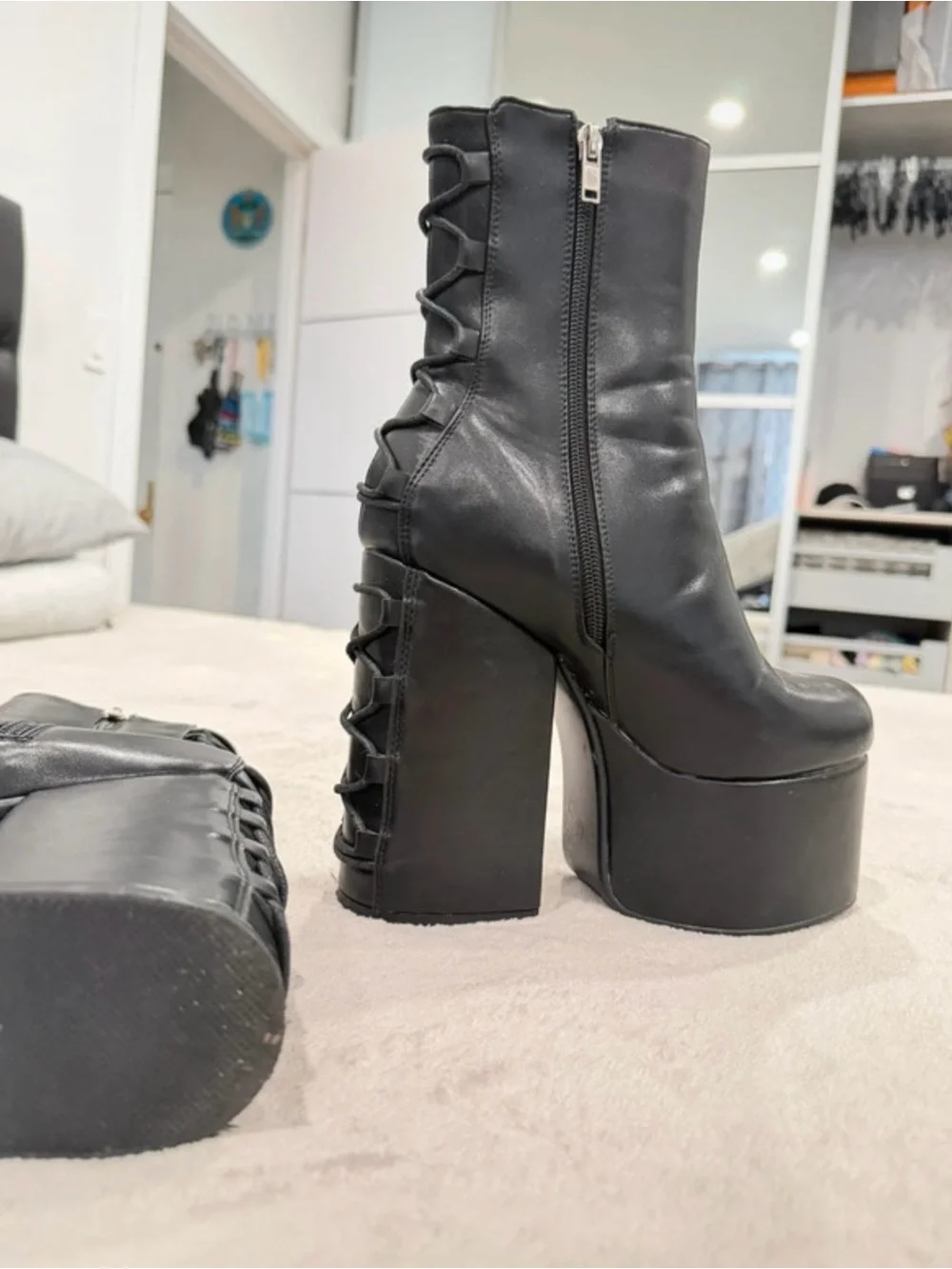 Lamoda platform boots
